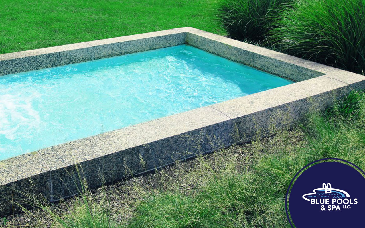 Innovative pool ideas for small-space backyards